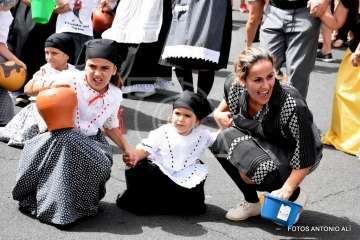 La X edición de la Traída Infantil del Agua, un éxito (Foto Antonio Alí)